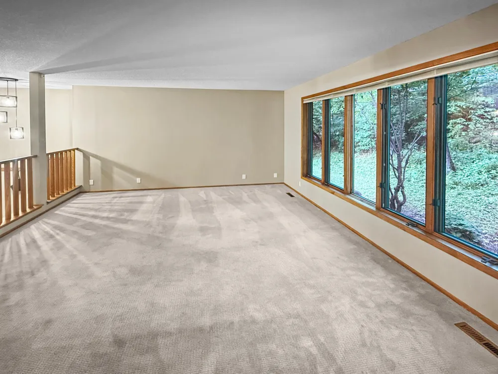 13701 Wood Lane Minnetonka, MN 55305