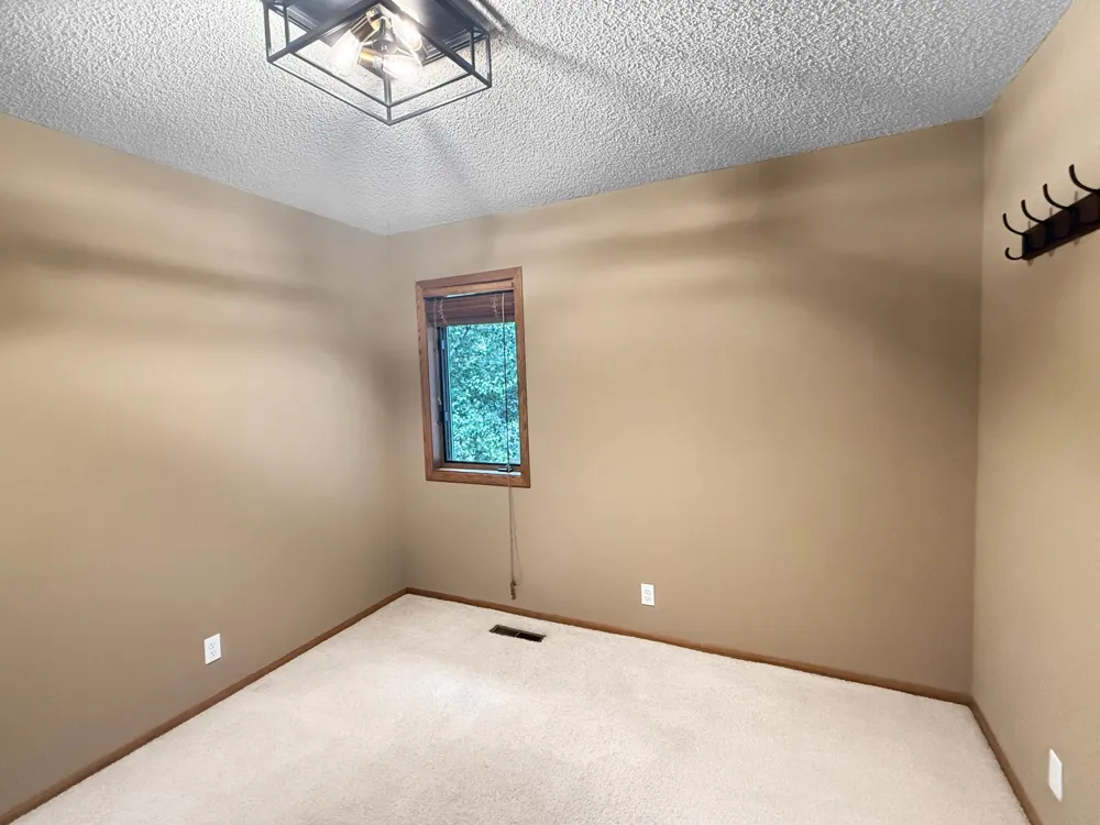 13701 Wood Lane Minnetonka, MN 55305