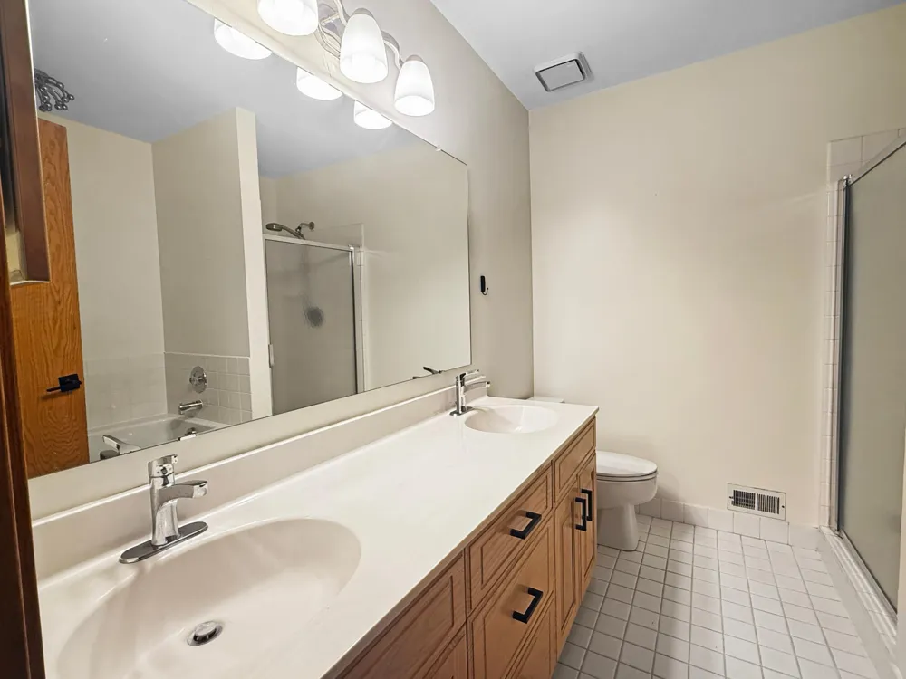 13701 Wood Lane Minnetonka, MN 55305