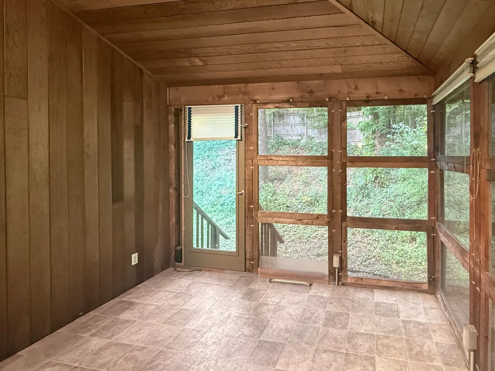13701 Wood Lane Minnetonka, MN 55305