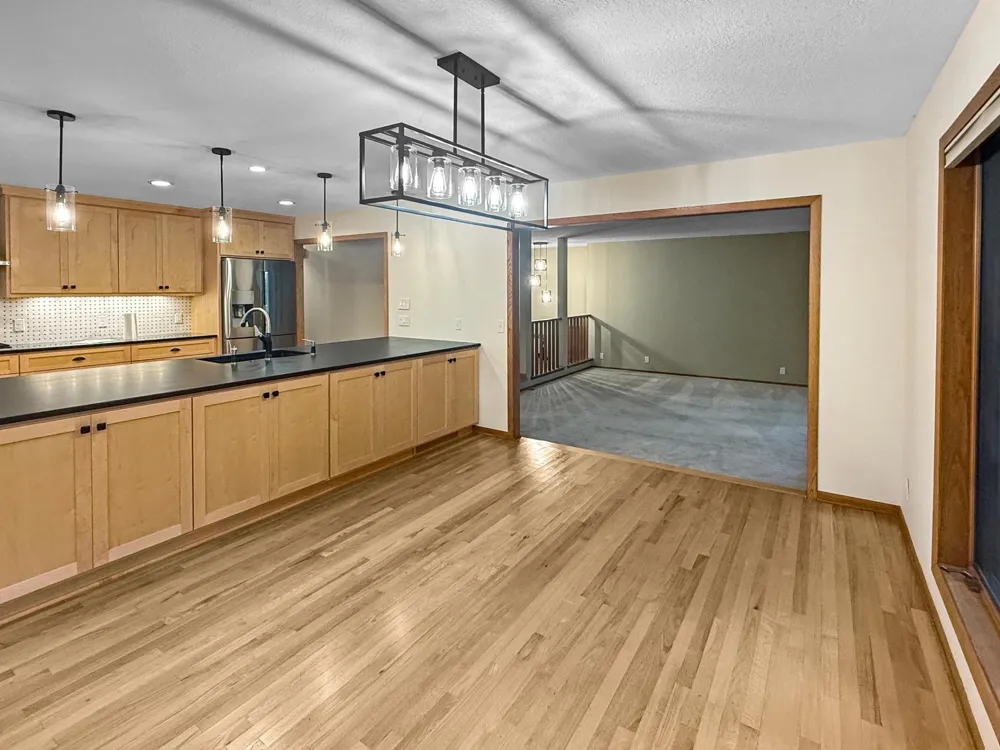 13701 Wood Lane Minnetonka, MN 55305