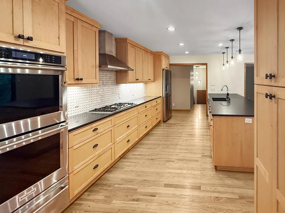 13701 Wood Lane Minnetonka, MN 55305