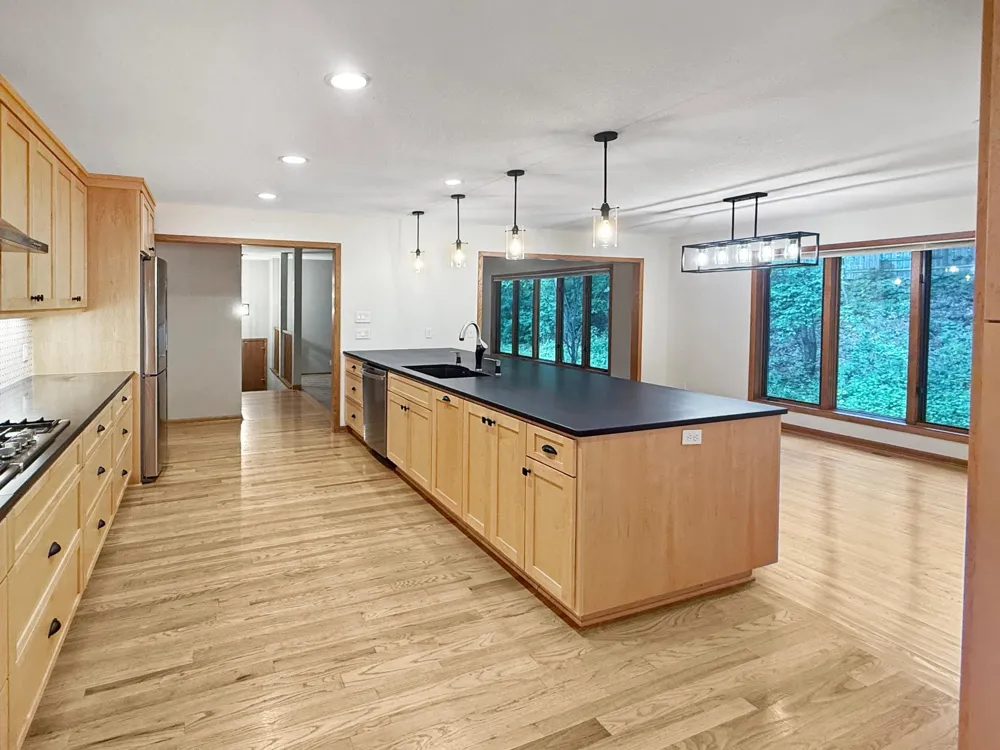 13701 Wood Lane Minnetonka, MN 55305