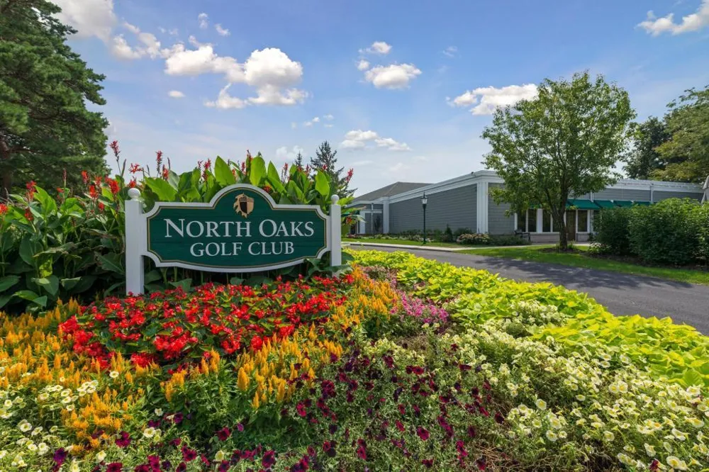 1 Hill Farm Rd #208 North Oaks, MN 55127
