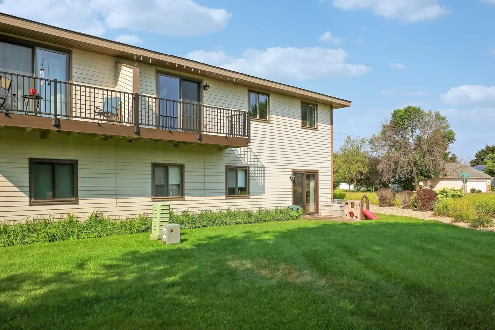 11139 Edgewood Circle Champlin, MN 55316