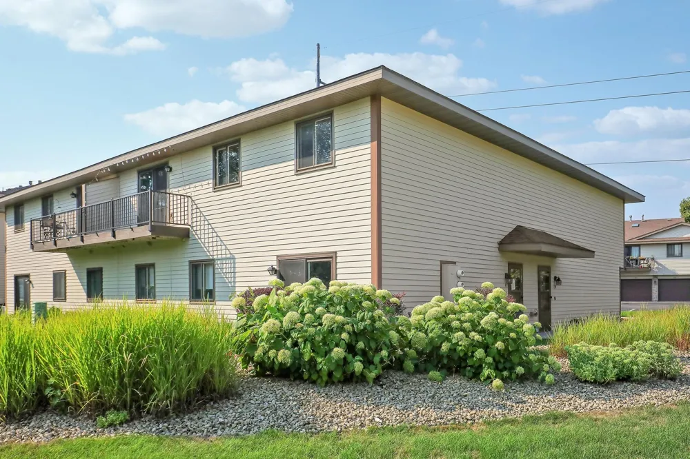 11139 Edgewood Circle Champlin, MN 55316