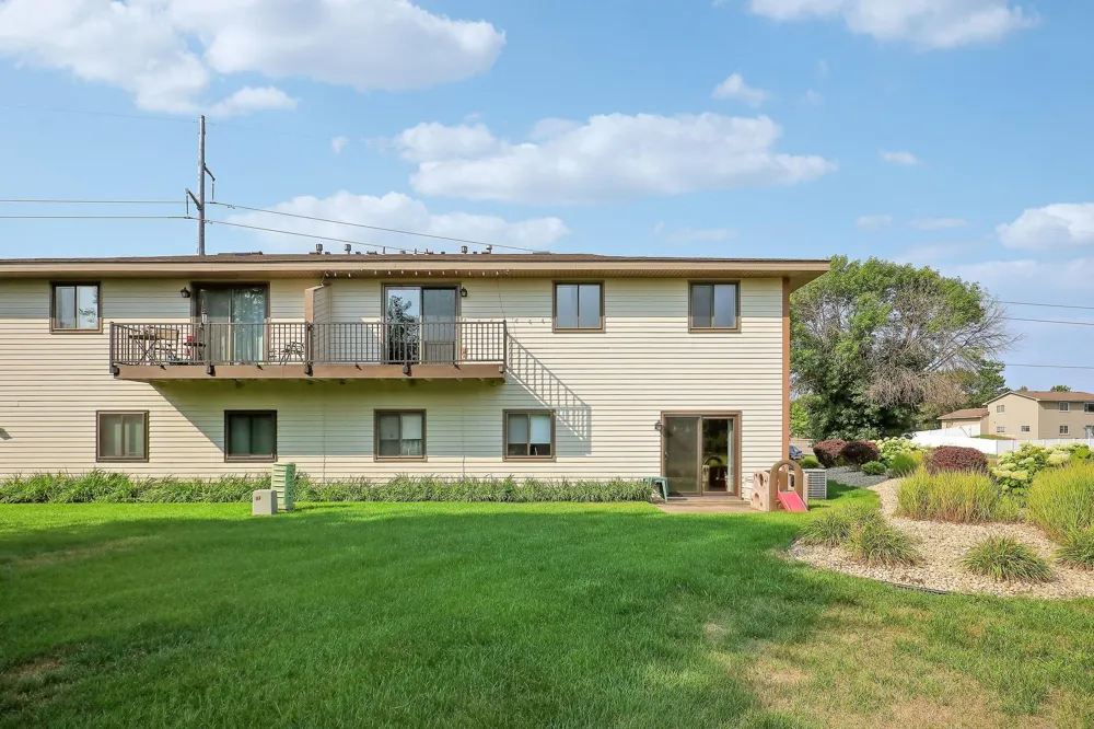 11139 Edgewood Circle Champlin, MN 55316