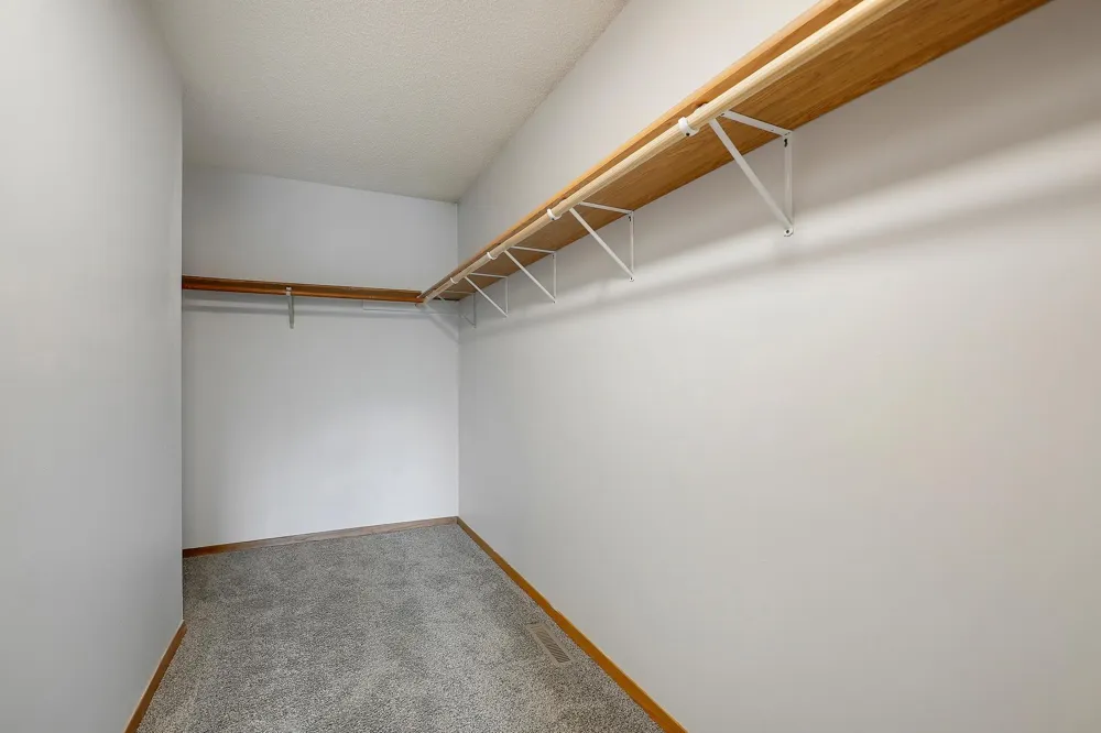 11139 Edgewood Circle Champlin, MN 55316