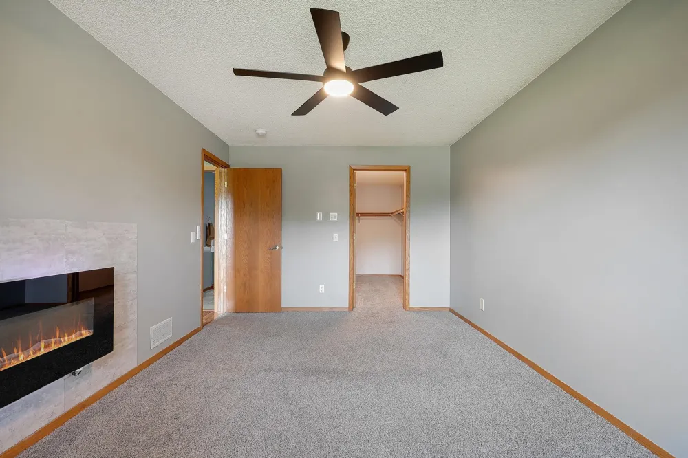 11139 Edgewood Circle Champlin, MN 55316