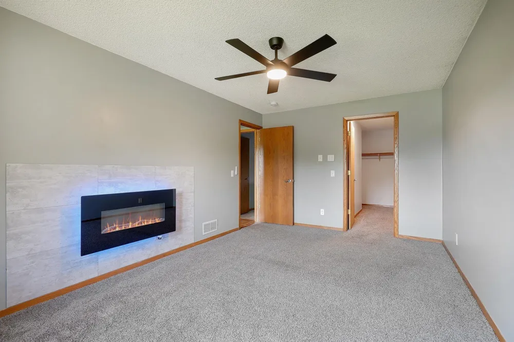 11139 Edgewood Circle Champlin, MN 55316