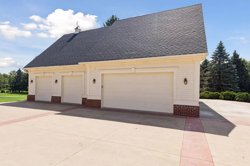 4650 Neal Avenue Stillwater, MN 55082