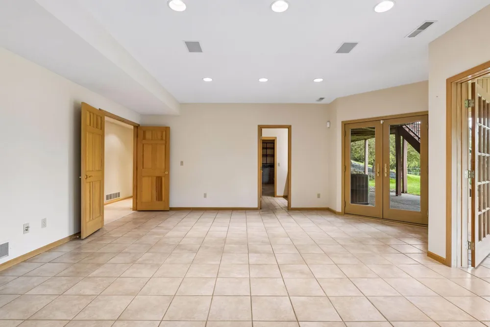 4650 Neal Avenue Stillwater, MN 55082
