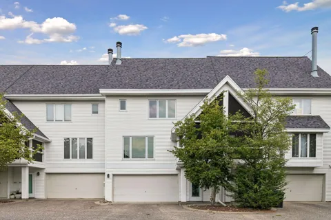 925 Dartmouth SE