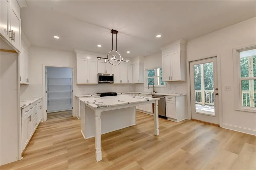 9135 Fox Trail Lane Gainesville, GA 30506