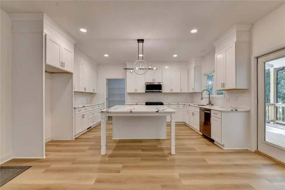 9135 Fox Trail Lane Gainesville, GA 30506