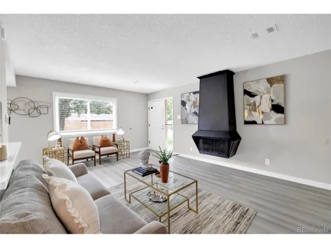1225 S Oneida Street #243