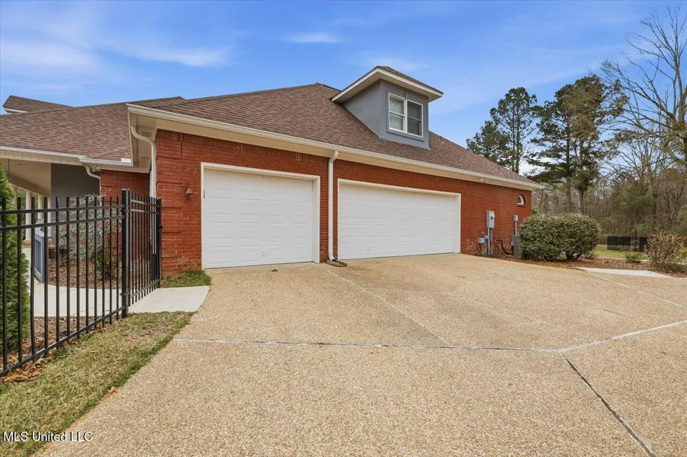 112 Saddle Creek Cove Canton, MS 39046