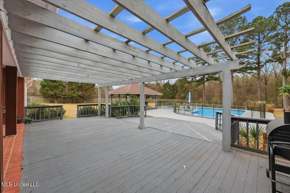 112 Saddle Creek Cove Canton, MS 39046