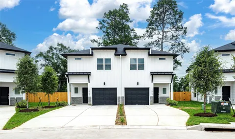 1964 Longmire Villas Ct Court