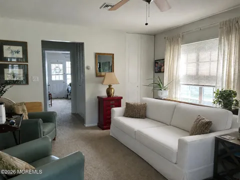 1211 Shetland Drive