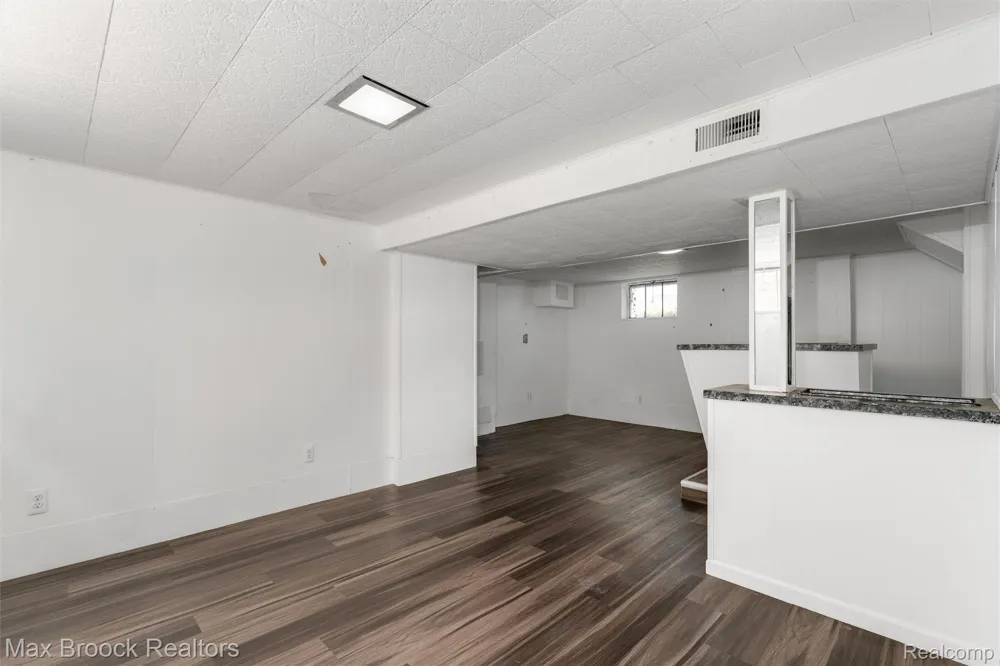 201 W Webster Street Ferndale City, MI 48220