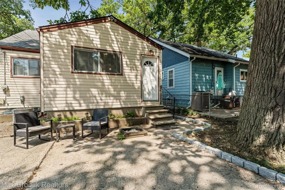 201 W Webster Street Ferndale City, MI 48220