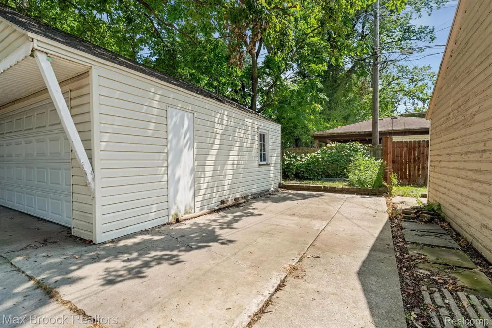 201 W Webster Street Ferndale City, MI 48220