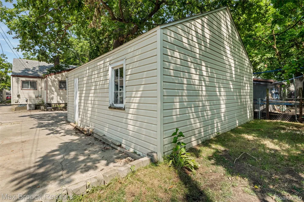 201 W Webster Street Ferndale City, MI 48220