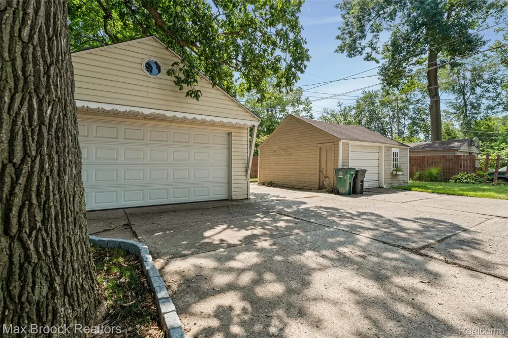 201 W Webster Street Ferndale City, MI 48220