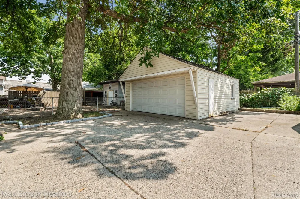 201 W Webster Street Ferndale City, MI 48220