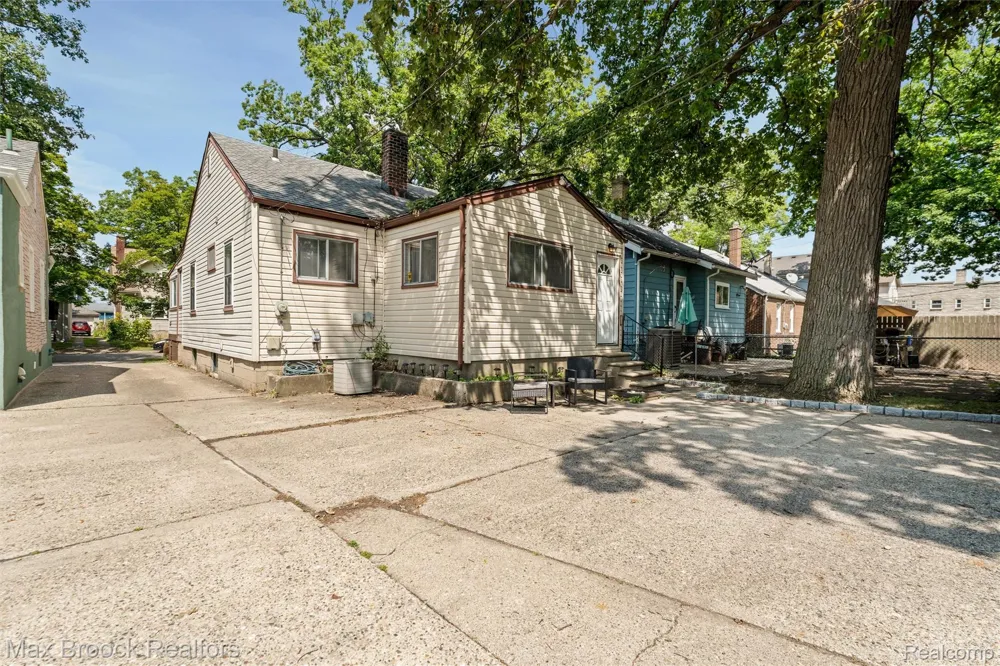 201 W Webster Street Ferndale City, MI 48220