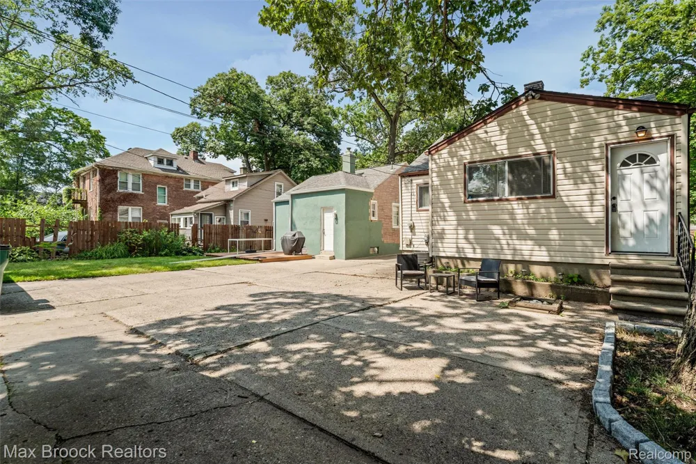 201 W Webster Street Ferndale City, MI 48220