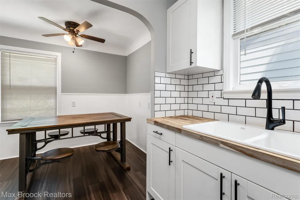 201 W Webster Street Ferndale City, MI 48220