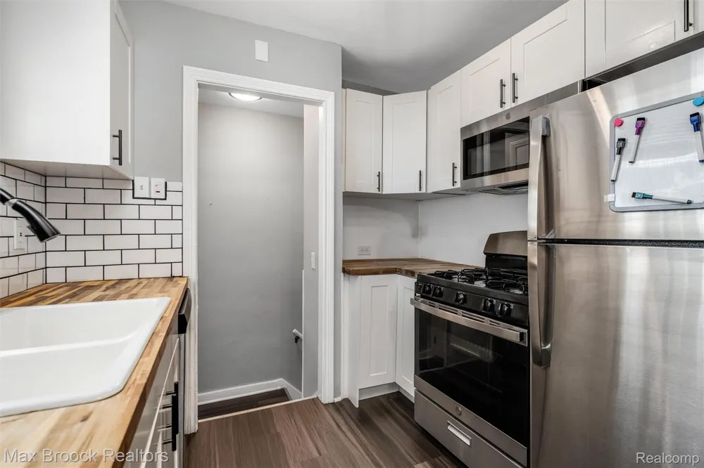 201 W Webster Street Ferndale City, MI 48220