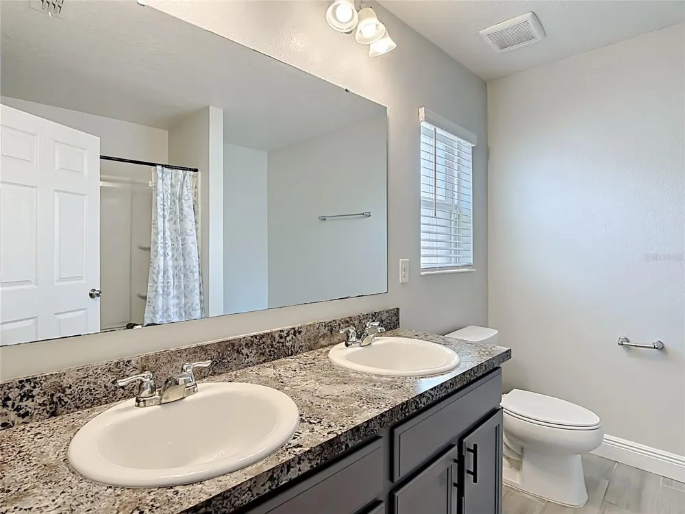 3040 LAKES CREST AVENUE St Cloud, FL 34772