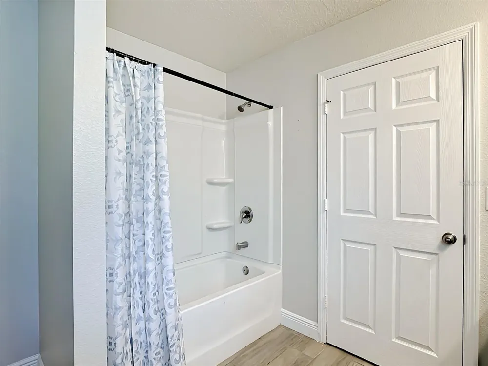 3040 LAKES CREST AVENUE St Cloud, FL 34772