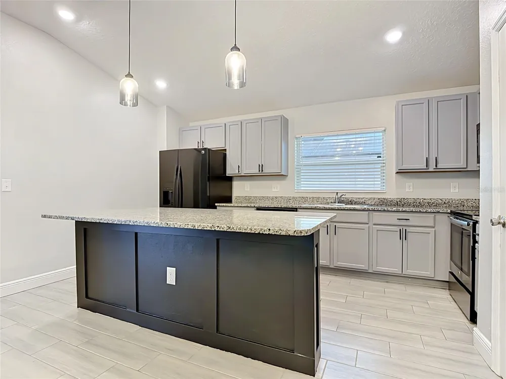 3040 LAKES CREST AVENUE St Cloud, FL 34772
