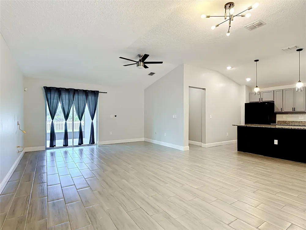 3040 LAKES CREST AVENUE St Cloud, FL 34772