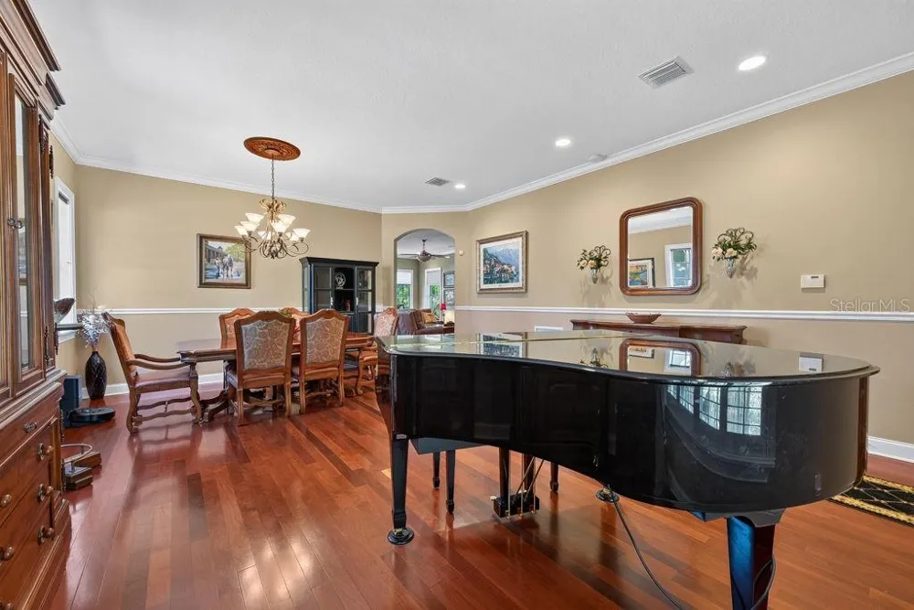 5916 S 6TH STREET Tampa, FL 33611