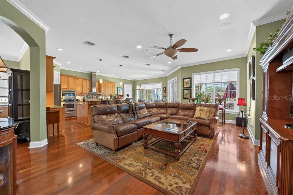 5916 S 6TH STREET Tampa, FL 33611