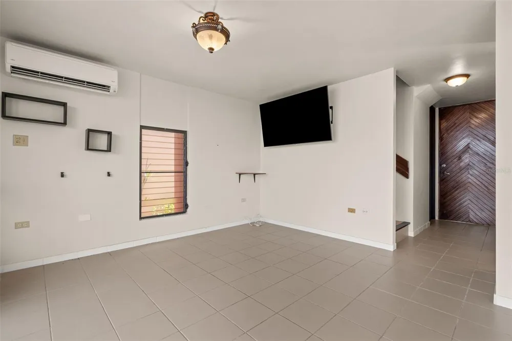 170 PALMAS DRIVE #B20 Humacao, PR 00791