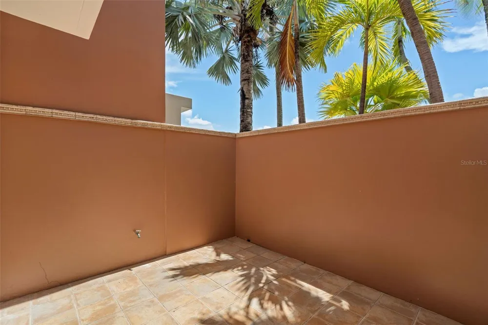 170 PALMAS DRIVE #B20 Humacao, PR 00791