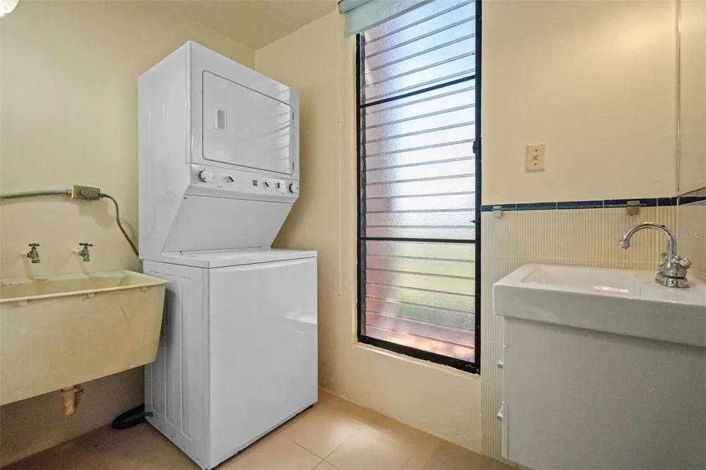 170 PALMAS DRIVE #B20 Humacao, PR 00791