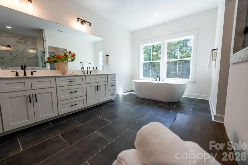 320 Laurel Crest Drive Kannapolis, NC 28081