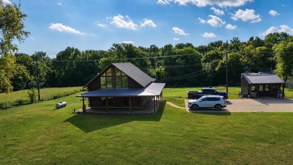 436 County Road 3802 Bullard, TX 75757