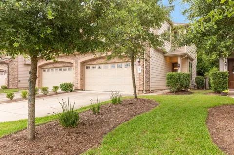 87 Aventura Place