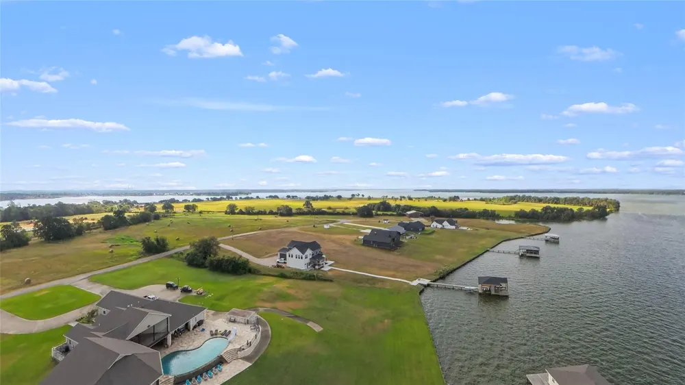 15 Pr 5822b Groesbeck, TX 76642