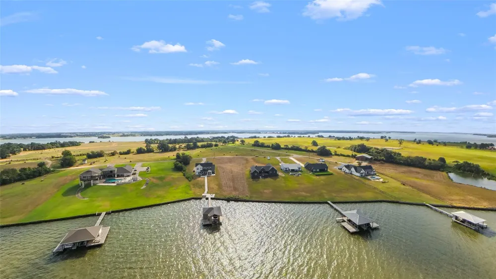 15 Pr 5822b Groesbeck, TX 76642