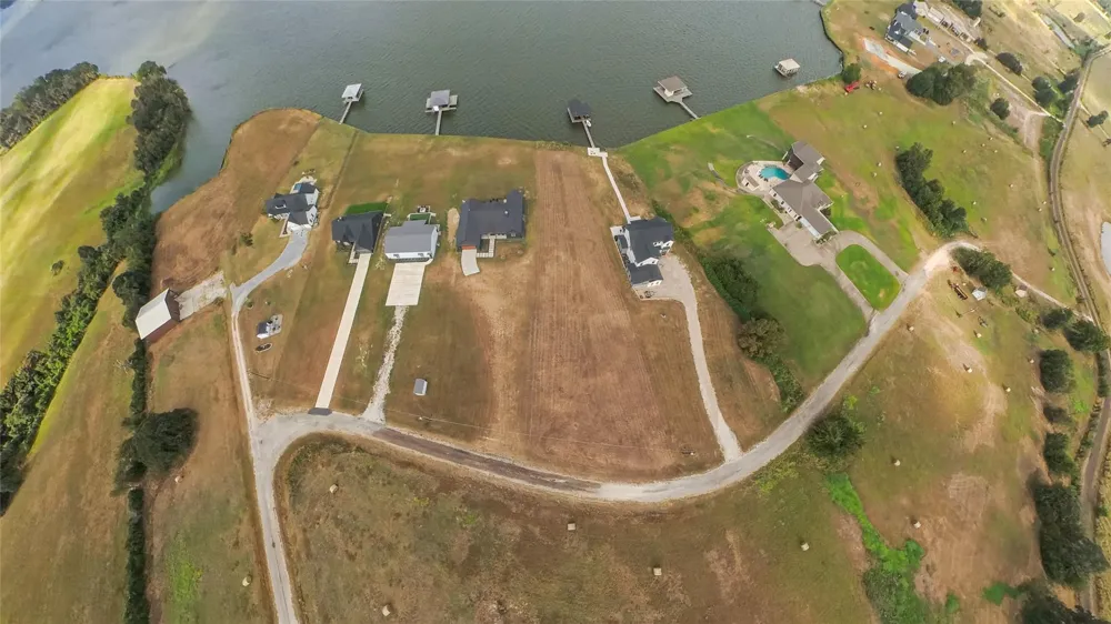 15 Pr 5822b Groesbeck, TX 76642