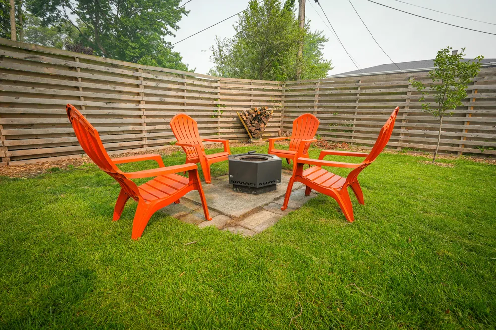 918 Post Road Muskegon, MI 49441